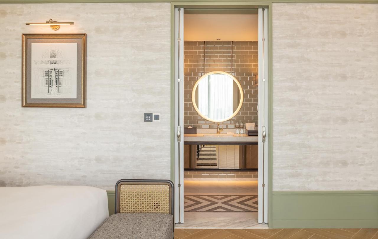 Eastin Grand Hotel Phayathai Bangkok Exterior foto A pocket door