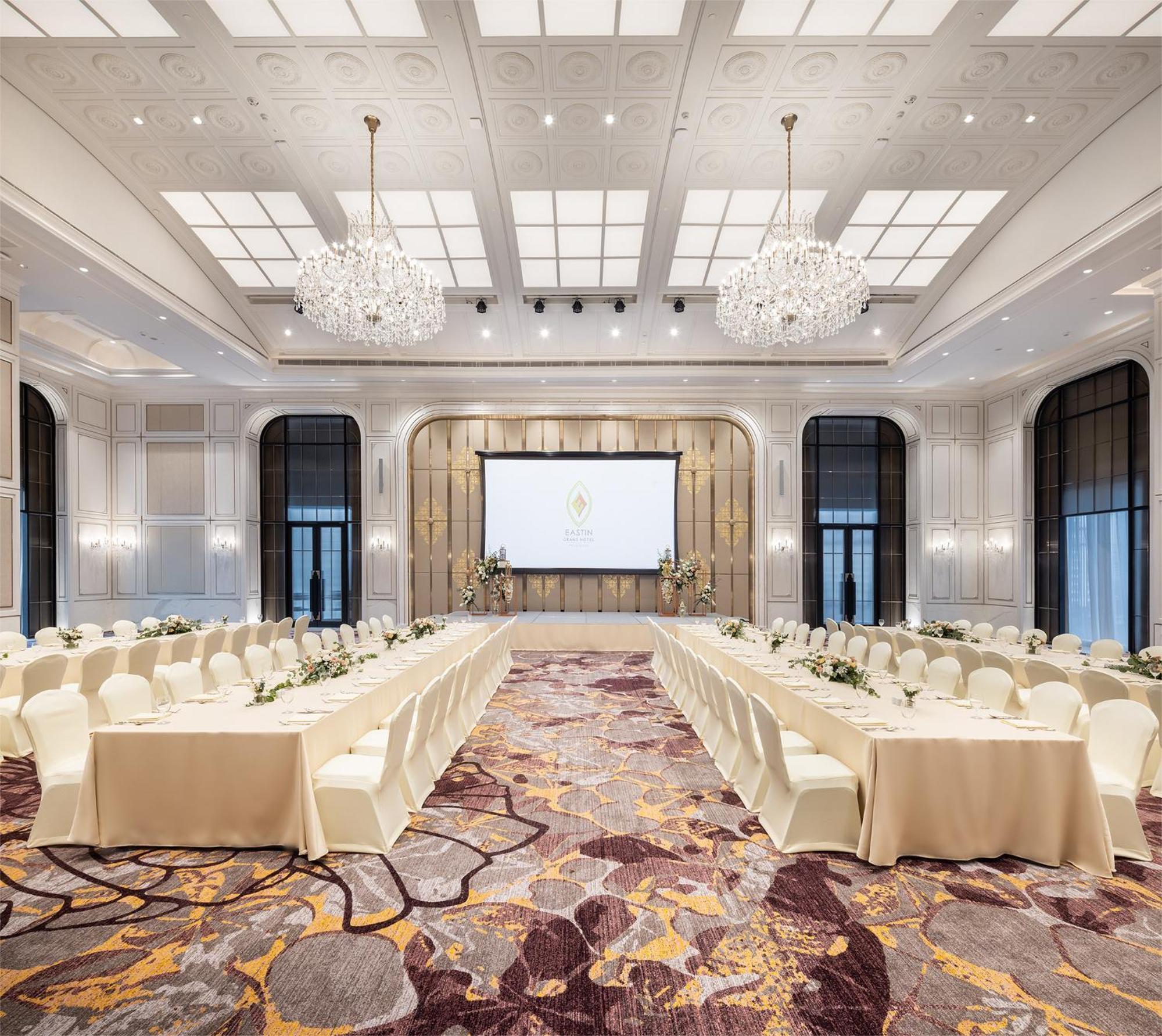 Eastin Grand Hotel Phayathai Bangkok Exterior foto The ballroom